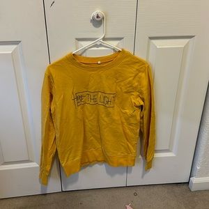 I’m selling a sweater I got it on Amazon